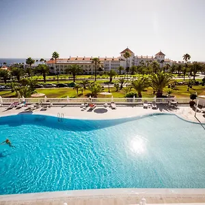 https://amazing-views-in-playa-del-duque.adeje-hotels.com